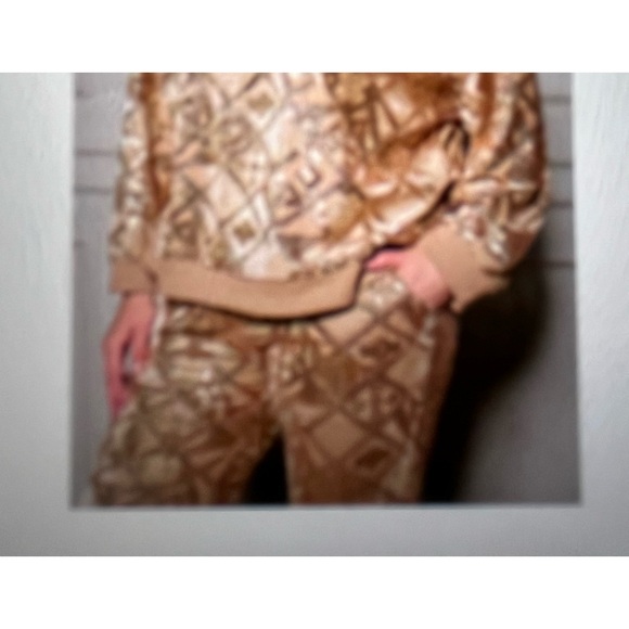 2pc plus size gold sequin jogging set. - Picture 2 of 10